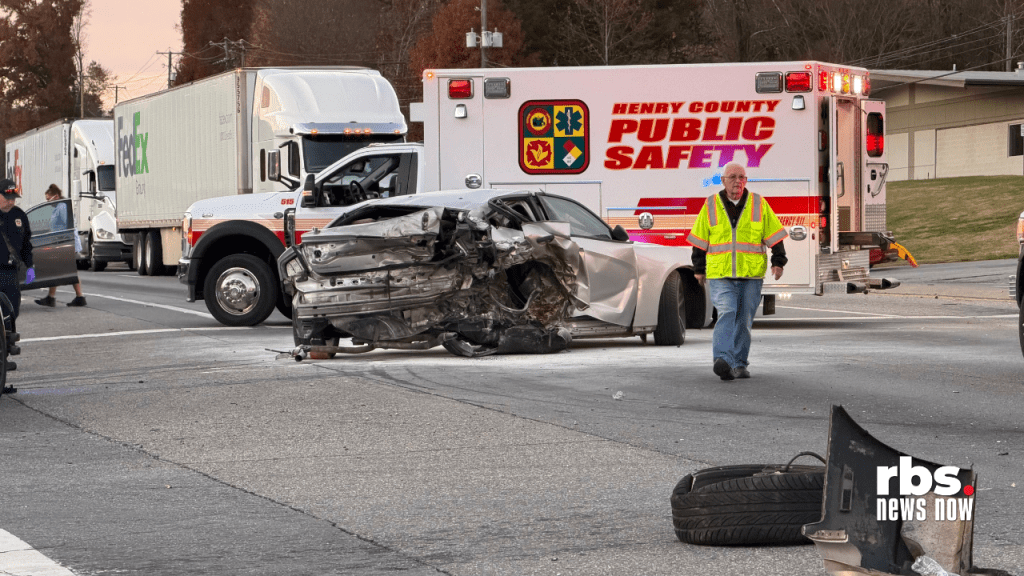 One dead, one seriously injured after crash in Henry&nbsp;County
